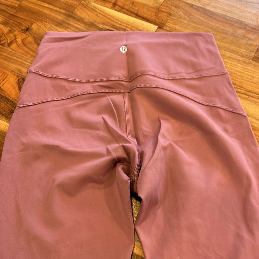 EUC Lululemon leggings - Picture 5 of 5